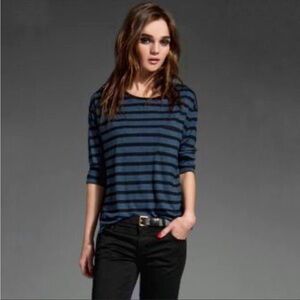 Vince Tee Long Sleeve Boat Neck Jersey Knit Striped Navy Blue Size Small Preppy